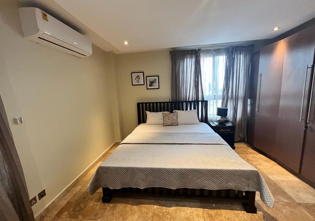 3 Bedroom Apartment For Rent in Airport